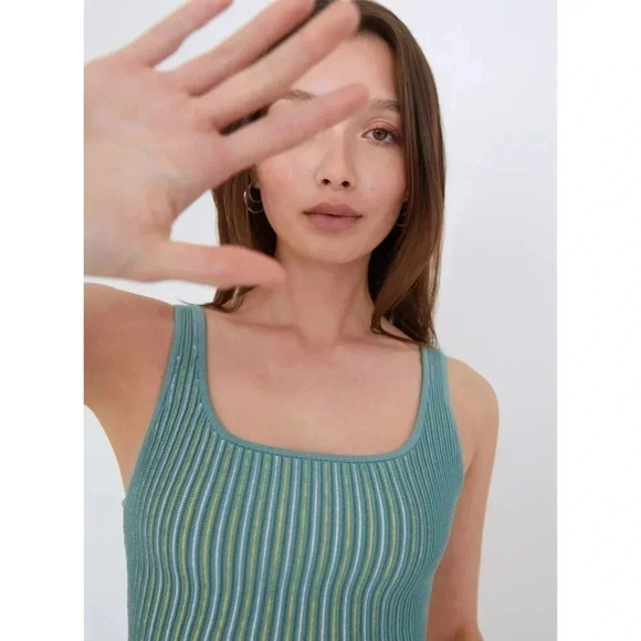 NWT Aritzia Babaton Sculpt Knit Cropped Rib Top Tank Yucca Green - Picture 2 of 9